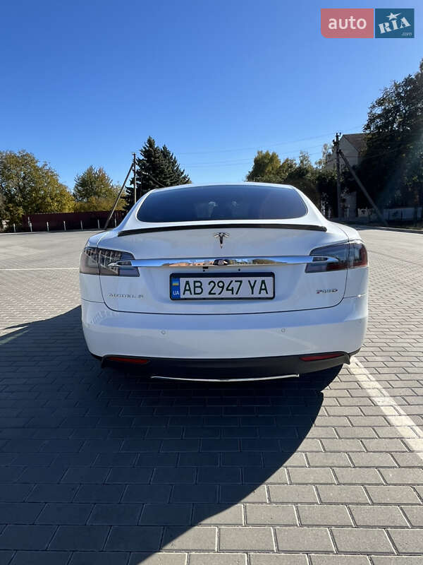 Лифтбек Tesla Model S 2015 в Бершади