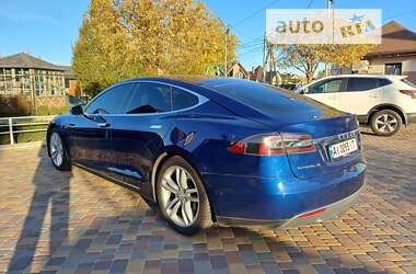 Лифтбек Tesla Model S 2015 в 