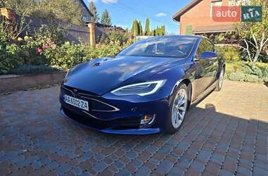 Лифтбек Tesla Model S 2016 в Киеве