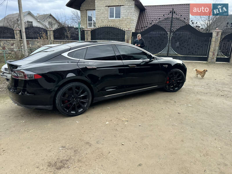 Ліфтбек Tesla Model S 2013 в Івано-Франківську