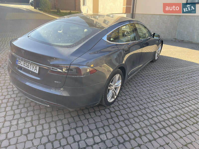 Ліфтбек Tesla Model S 2016 в Львові