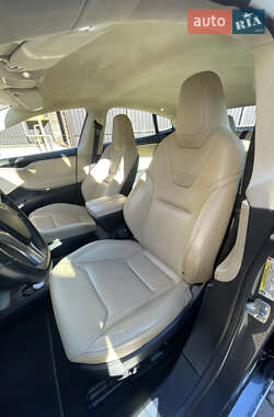 Лифтбек Tesla Model S 2016 в Львове