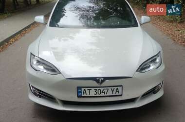 Лифтбек Tesla Model S 2018 в Ивано-Франковске