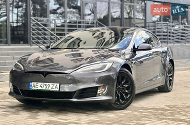 Ліфтбек Tesla Model S 2018 в Львові