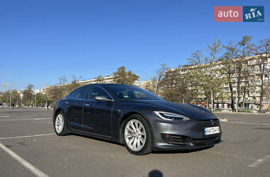 Лифтбек Tesla Model S 2016 в 