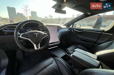 Лифтбек Tesla Model S 2016 в 