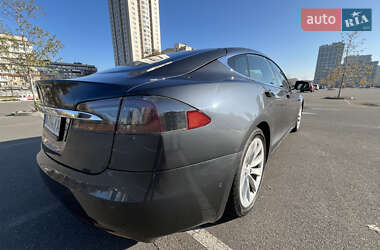 Лифтбек Tesla Model S 2016 в 
