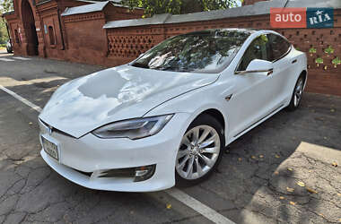 Ліфтбек Tesla Model S 2016 в Вінниці