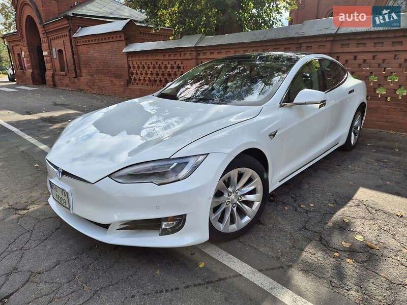 Ліфтбек Tesla Model S 2016 в Вінниці