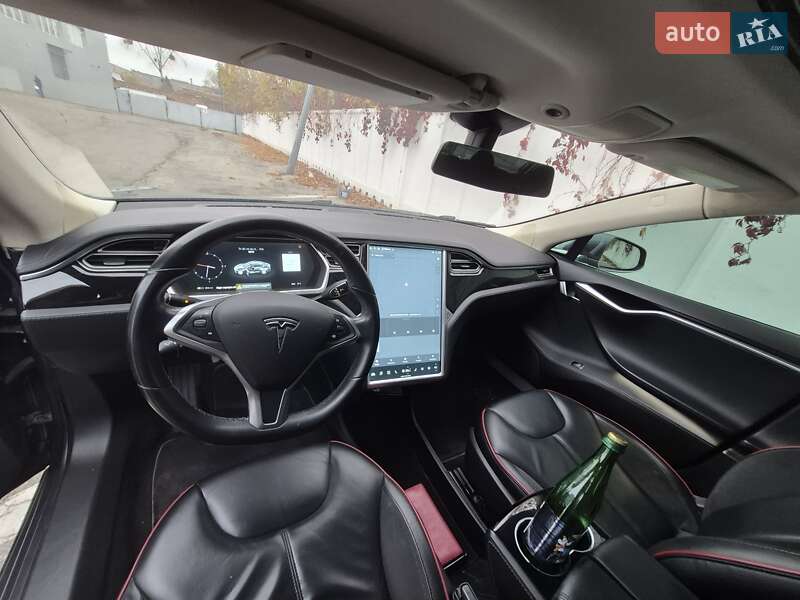 Лифтбек Tesla Model S 2014 в Полтаве