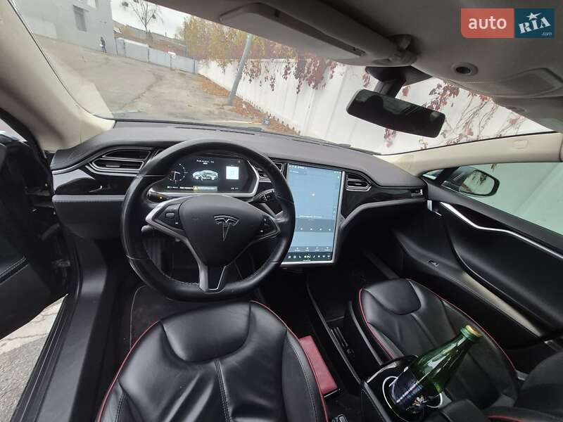 Лифтбек Tesla Model S 2014 в Полтаве
