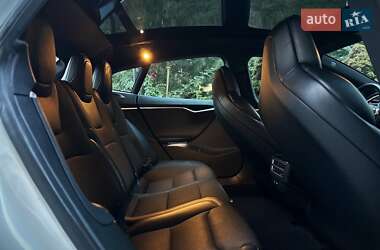 Лифтбек Tesla Model S 2017 в 