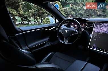 Лифтбек Tesla Model S 2017 в 