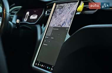Лифтбек Tesla Model S 2017 в 