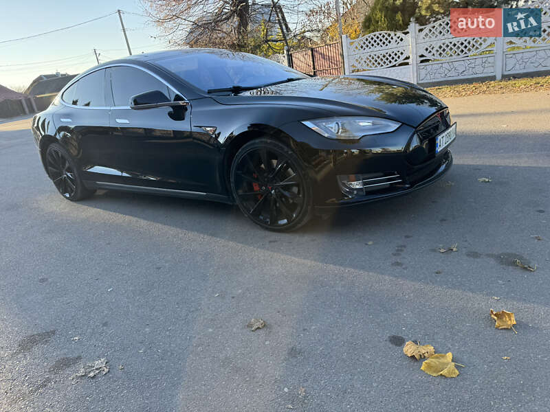 Ліфтбек Tesla Model S 2013 в Івано-Франківську
