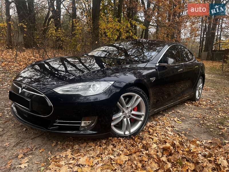 Tesla Model S 2015