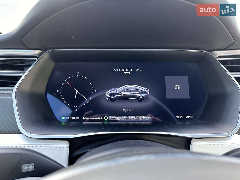 Лифтбек Tesla Model S 2017 в Павлограде