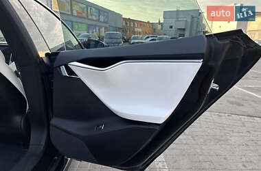 Лифтбек Tesla Model S 2017 в 