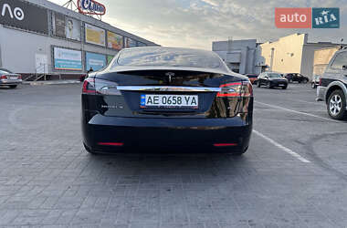 Лифтбек Tesla Model S 2017 в Павлограде