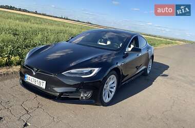 Лифтбек Tesla Model S 2017 в Кропивницком