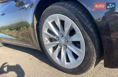 Лифтбек Tesla Model S 2017 в Кропивницком