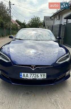 Лифтбек Tesla Model S 2017 в 