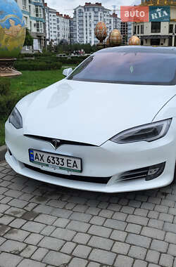 Ліфтбек Tesla Model S 2017 в Івано-Франківську