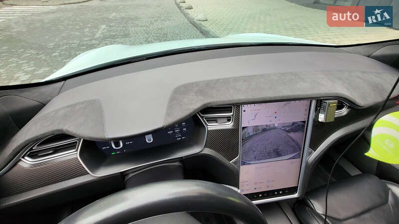 Лифтбек Tesla Model S 2017 в Ивано-Франковске