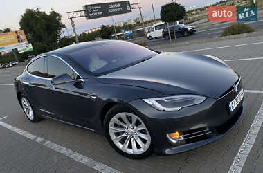 Лифтбек Tesla Model S 2017 в Киеве