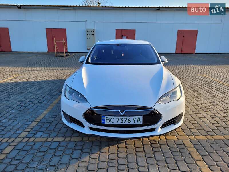 Лифтбек Tesla Model S 2015 в Львове фото 5 Лифтбек Tesla Model S 2015 в Львове