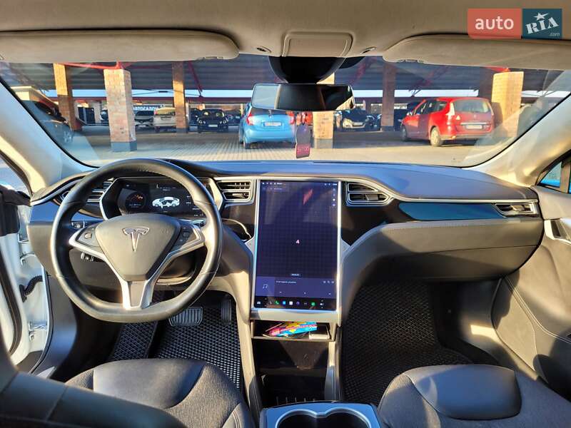 Лифтбек Tesla Model S 2015 в Львове фото 15 Лифтбек Tesla Model S 2015 в Львове