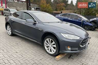 Ліфтбек Tesla Model S 2015 в Луцьку