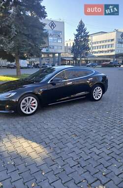 Ліфтбек Tesla Model S 2016 в Чернівцях