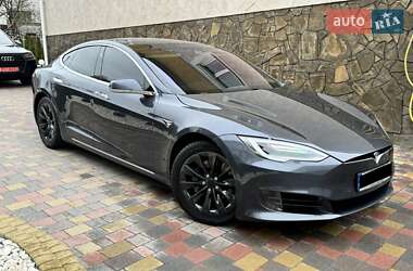 Ліфтбек Tesla Model S 2017 в Рівному