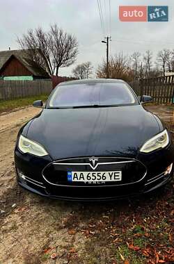 Ліфтбек Tesla Model S 2014 в Києві