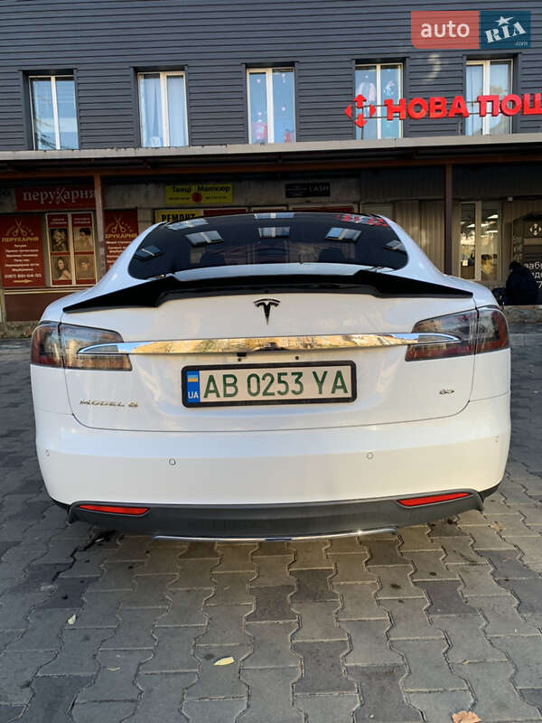 Лифтбек Tesla Model S 2014 в Киеве