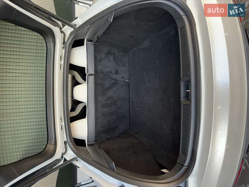 Лифтбек Tesla Model S 2015 в Киеве