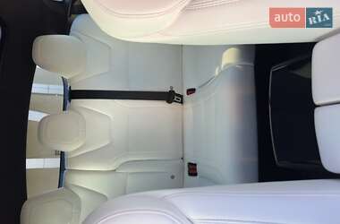 Ліфтбек Tesla Model S 2015 в 