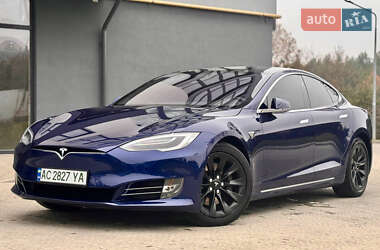 Лифтбек Tesla Model S 2017 в Львове