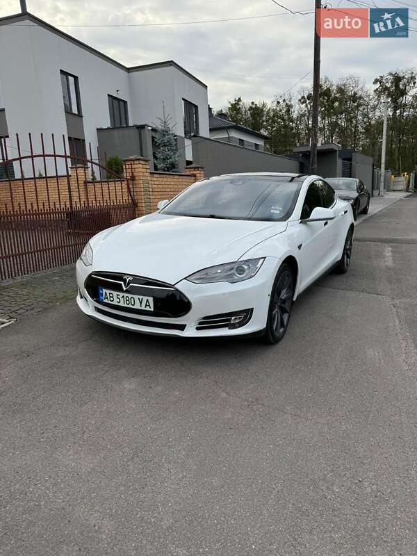 Tesla Model S 2014