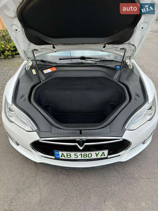 Ліфтбек Tesla Model S 2014 в Вінниці фото 6 Ліфтбек Tesla Model S 2014 в Вінниці