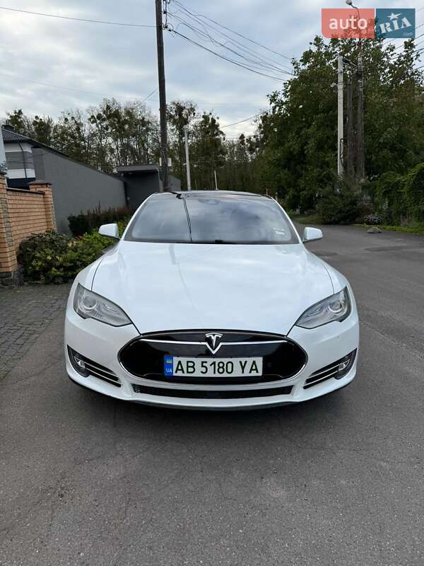 Лифтбек Tesla Model S 2014 в Виннице