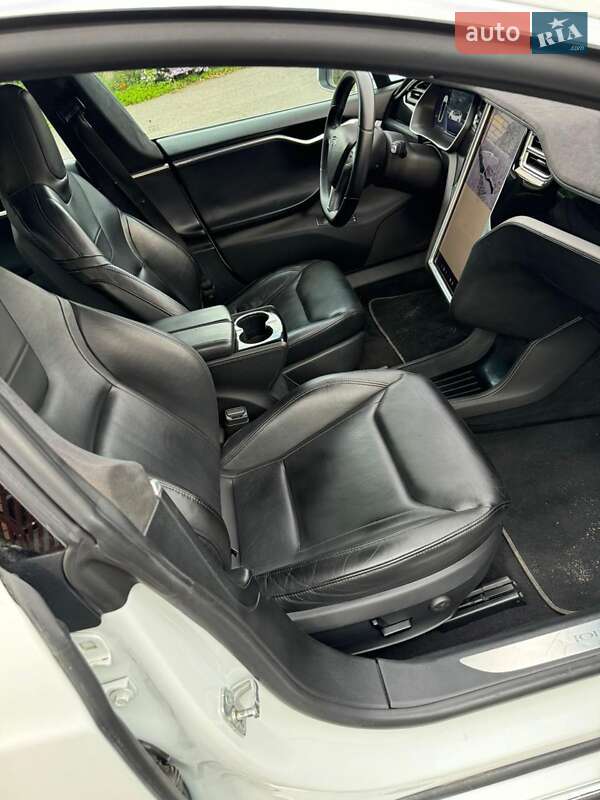 Лифтбек Tesla Model S 2014 в Виннице