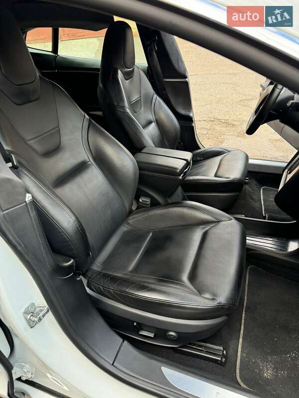 Лифтбек Tesla Model S 2014 в Виннице