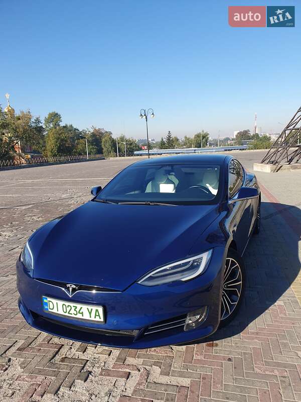 Ліфтбек Tesla Model S 2018 в Харкові