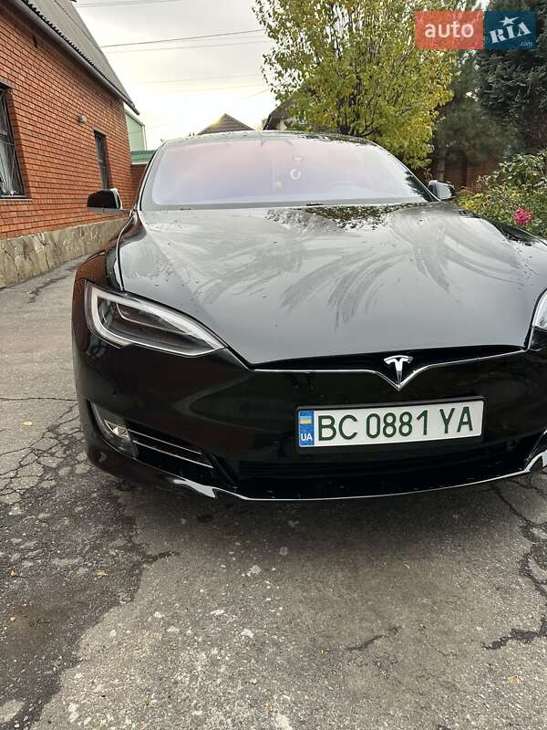 Ліфтбек Tesla Model S 2017 в Харкові