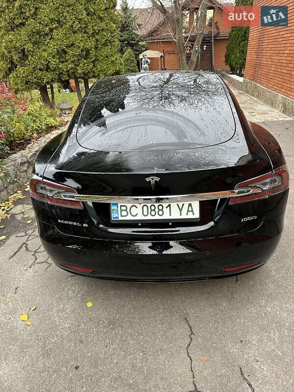 Ліфтбек Tesla Model S 2017 в Харкові