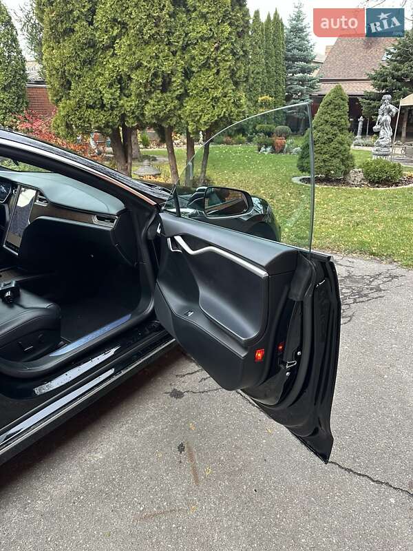 Ліфтбек Tesla Model S 2017 в Харкові
