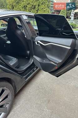 Лифтбек Tesla Model S 2017 в 