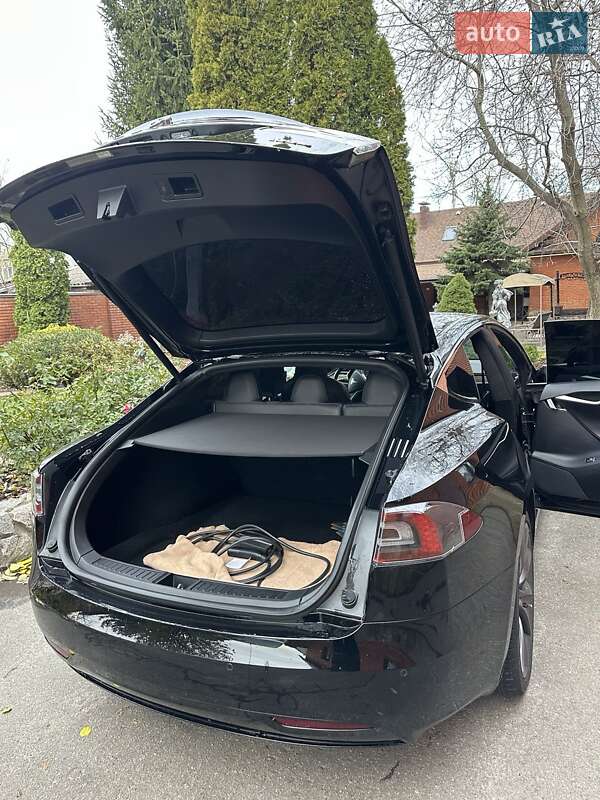 Ліфтбек Tesla Model S 2017 в Харкові